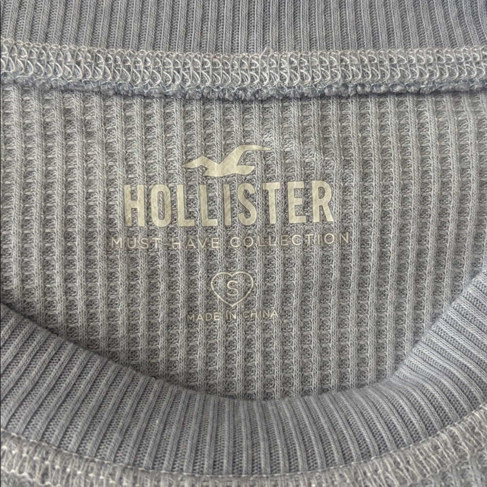 Hollister Crop Waffle Long Sleeve Shirt - Size: Small - Picture 2 of 2